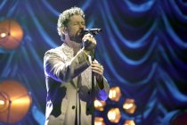 Britischer Popsänger Calum Scott gastiert auf seiner "The Avenoir"-Tour in der Lanxess Arena Köln (&copy; Thomas Brill)
