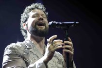 Britischer Popsänger Calum Scott gastiert auf seiner "The Avenoir"-Tour in der Lanxess Arena Köln (&copy; Thomas Brill)
