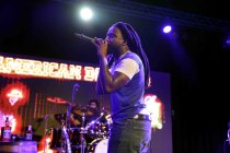 Amerikanischer Singer-Songwriter Collins Obinna Chibueze alias "Shaboozey" gastiert auf seiner "Where I’ve Been, Isn’t Where I’m Going"-Tour im Theater am Tanzbrunnen Köln (&copy; Thomas Brill)