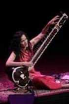 Indische Sitar-Spielerin Anoushka Shankar gastiert auf ihrer Sudakshini-Tour in der Philharmonie Köln (© Thomas Brill)