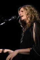 Amerikanische Pop-Sängerin Vonda Shepard gastiert auf ihrer "From The Sun"-Tour in der Kulturkirche Köln (© Thomas Brill)