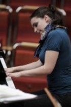 Russische Pianistin Olga Scheps begleitet die Russische Staatskapelle Moskau unter der Leitung des russischen Dirigenten Valery Poliansky in der Philharmonie Köln (&copy; Thomas Brill)