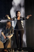 Deutsche Pop-Band Silbermond gastierte auf ihrer "Leichtes Gepäck"-Tour Open-Air am Tanzbrunnen Köln (&copy; Thomas Brill)