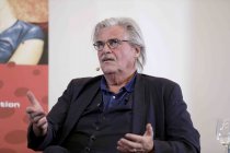 Österreichische Schauspieler Peter Simonischek im Werkstadtgespräch mit dem Produzenten Sven Ilgner (Film- und Medienstiftung NRW) im Rahmen der 26. Cologne Conference im Gürzenich Köln (© Thomas Brill)