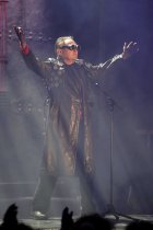 Ensemble spielt das Stück "Sing my Höhner" bei der Stunksitzung 2017 im E-Werk Köln (© Thomas Brill)