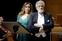 Spanischer Tenor Plácido Domingo und die uruguayische Sopranistin Maria Jose Siri gastieren in Begleitung der Nordwestdeutsche Philharmonie unter der Leitung des spanischen Dirigenten Jordi Bernàcer mit einer Opern-Gala in der Kölner Philharmonie (&copy; Thomas Brill)