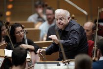 Amerikanischer Dirigent Leonard Slatkin leitet das Orchestre National de Lyon in der Philharmonie Köln (&copy; Thomas Brill)