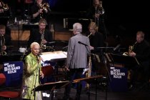 Amerikan. Jazz-Sängerin Jocelyn B. Smith gastiert in Begleitung der WDR Big Band Köln unter der Leitung des amerikanischen Arrangeurs Bob Mintzer auf ihrer „Songs From The Forties"-Tour in der Philharmonie (&copy; Thomas Brill)