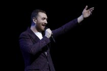 Britische Singer-Songwriter Sam Smith gastiert auf seiner "The Thrill of It All"-Tour in der Lanxess-Arena Köln (© Thomas Brill)