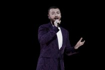 Britische Singer-Songwriter Sam Smith gastiert auf seiner "The Thrill of It All"-Tour in der Lanxess-Arena Köln (© Thomas Brill)