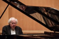 Russische Pianist Grigory Sokolov gastiert mit Werken von Robert Schumann und Frédéric Chopin in der Philharmonie Köln (© Thomas Brill)