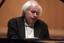 Russische Pianist Grigory Sokolov gastiert mit Werken von Robert Schumann und Frédéric Chopin in der Philharmonie Köln (© Thomas Brill)