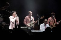 Amerikanische Pop-/Electro-Pop-Band Sparks gastiert auf ihrer "Hippopotamus"-Tour im Gloria Theater Köln (© Thomas Brill)