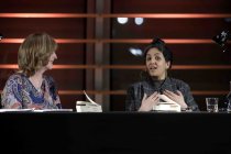 Englische Journalistin Preti Taneja und die deutsche Schauspielerin Katja Riemann diskutieren über Macht, Korruption und Sehnsucht im modernen Indien im Rahmen der lit.COLOGNE 2019 in der DEG-Unternehmenszentrale Köln (© Thomas Brill)