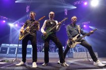 Britische Rock-Band Status Quo gastiert auf ihrer "The Last Night Of The Eletrics"-Abschiedstour in der Lanxess-Arena Köln  (© Thomas Brill)