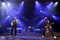 Britische Rock-Band Status Quo gastiert auf ihrer "The Last Night Of The Eletrics"-Abschiedstour in der Lanxess-Arena Köln  (© Thomas Brill)
