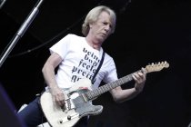Britische Rock-Band Status Quo gastiert auf ihrer "Aquostic Stripped Bare"-Tour auf dem Kunst!Rasen Bonn-Gronau  (© Thomas Brill)