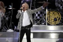 Britische Rock- und Pop-Sänger Rod Stewart gastiert auf seiner "The Hits"-Tour im ISS-Dome Düsseldorf (© Thomas Brill)