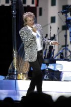 Britische Rock- und Pop-Sänger Rod Stewart gastiert auf seiner "The Hits"-Tour im ISS-Dome Düsseldorf (© Thomas Brill)