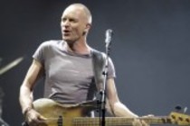 Britische Rock-Sänger Sting gastiert auf seiner "Back To Bass"-Tour im E-Werk Köln (© Thomas Brill)