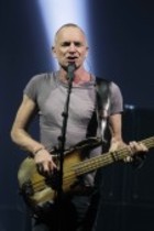 Britische Rock-Sänger Sting gastiert auf seiner "Back To Bass"-Tour im E-Werk Köln (© Thomas Brill)