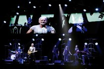 Britische Rock-Musiker Sting gastiert auf seiner "My Songs"-Tour in der Lanxess Arena Köln (© Thomas Brill)