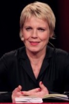 Deutsche Komikerin Cordula Stratmann liest aus ihrem Romandebüt "Sie da oben, Er da unten" im Gloria Theater Köln (© Thomas Brill)