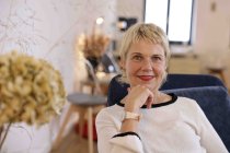 Deutsche Komikerin und Schriftstellerin Cordula Stratmann im Interview bezüglich ihres neuen Buchs "Wo war ich stehen geblieben?" in der Goltsteinstraße Köln (© Thomas Brill)