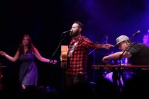 Kanadische Folkpopband The Strumbellas gastiert auf ihrer "Hope"-Tour im Gloria Theater Köln (© Thomas Brill)