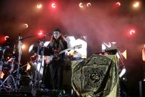 Australisch-maltesische non-binäre Singer-Songwriter*in Tash Sultana gastiert auf ihrer "Flow State"-Tour im Palladium Köln (© Thomas Brill)
