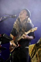 Australisch-maltesische non-binäre Singer-Songwriter*in Tash Sultana gastiert auf ihrer "Flow State"-Tour im Palladium Köln (© Thomas Brill)