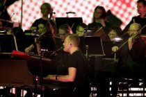 Finnische Rock-Band Sunrise Avenue gastiert in Begleitung des Wonderland Orchestra auf ihrer "Fairytales Best Of"-Tour in der Lanxess-Arena Köln (&copy; Thomas Brill)