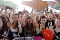 Finnische Rock-Band Sunrise Avenue gastiert auf ihrer "Unholy Ground"-Tour Open Air am Tanzbrunnen Köln (&copy; Thomas Brill)
