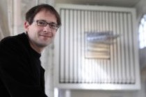 Deutsche Organist und Komponist Dominik Susteck in der Kunststation Sankt Peter in Köln (© Thomas Brill)
