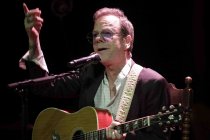 Kanadischer Musiker Kiefer Sutherland gastiert auf seiner "An intimate night with Kiefer Sutherland"-Tour im Stadtgarten Köln (© Thomas Brill)