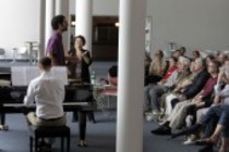 Amerikanische Sopranistin Helen Donath gibt einen Meisterkurs für das Internationale Opernstudio der Oper Köln im Foyer der Oper Köln (© Thomas Brill)