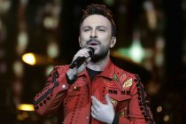 Türkischer Pop-Sänger Tarkan gastiert auf seiner "Harbiye"-Tour in der Lanxess-Arena Köln (© Thomas Brill)