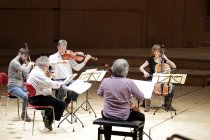 Deutsche Cellistin Tanja Tetzlaff gastiert in Begleitung des Arditti Quartet in der Philharmonie Köln (&copy; Thomas Brill)