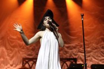 Britische Rockband The Last Dinner Party gastiert auf ihrer "From the Pyre"-Tour im Palladium Köln (&copy; Thomas Brill)