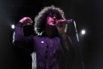 Mexikanisch-puertoricanische Rockband The Mars Volta gastierten mit Sänger Cedric Bixler-Zavala und Gitarristen Omar Alfredo Rodriguez-Lopez auf ihrer "Noctourniquet"-Tour im E-Werk Köln (&copy; Thomas Brill)