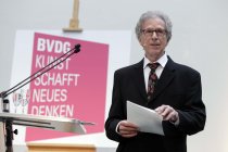 Deutsche Galerist Raimund Thomas erhält den mit 10 000 Euro dotierten Art-Cologne-Preis 2016 im Historischen Rathaus der Stadt Köln (© Thomas Brill)
