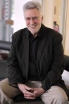 Geschäftsführer des Alten Pfandhaus Köln Dieter Tiedemann im Interview bezüglich des Jubiläums Fünf Jahre Altes Pfandhaus  (© Thomas Brill)