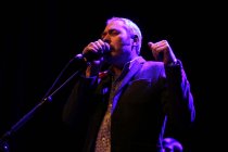 Britische alternativ Gitarren-Pop-Band Tindersticks gastiert auf ihrer "The Waiting Room"-Tour im Gloria Theater Köln (&copy; Thomas Brill)