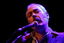 Britische alternativ Gitarren-Pop-Band Tindersticks gastiert auf ihrer "The Waiting Room"-Tour im Gloria Theater Köln (&copy; Thomas Brill)