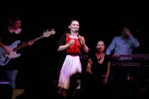 Isländische Sängerin Emilíana Torrini gastierte auf ihrer "Tookah"-Tour im Gloria Theater Köln (&copy; Thomas Brill)