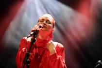 Isländische Sängerin Emilíana Torrini gastierte auf ihrer "Miss Flower"-Tour im E-Werk Köln (&copy; Thomas Brill)