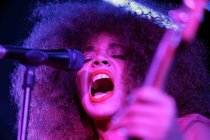 Britische Singer-Songwriterin Adreya Triana gastiert auf ihrer "Life in Colour"-Tour im Jaki des Stadtgarten Köln (© Thomas Brill)