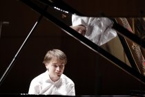 Russische Pianist Daniil Trifonov gastiert mit Werken von Igor Strawinsky, Claude Debussy, Claude Debussy, Maurice Ravel und Robert Schumann in der Philharmonie Köln (&copy; Thomas Brill)