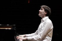 Russische Pianist Daniil Trifonov gastiert mit Werken von Igor Strawinsky, Claude Debussy, Claude Debussy, Maurice Ravel und Robert Schumann in der Philharmonie Köln (&copy; Thomas Brill)