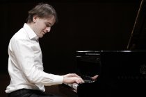Russische Pianist Daniil Trifonov gastiert mit Werken von Igor Strawinsky, Claude Debussy, Claude Debussy, Maurice Ravel und Robert Schumann in der Philharmonie Köln (&copy; Thomas Brill)